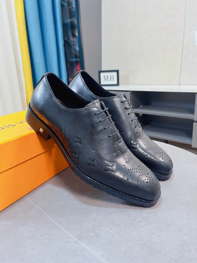Men's Men's Shoes 💰480🌹🌹《Lv》The latest and most popular casual business leather shoes, top brands [Seduce] Luxury ~ Purchasing, [Strong] The uppers are made of imported patent leather with printed original material ➕ Genuine leather lining (•) fine workmanship. The original stylish and stylish soft rubber wear-resistant and non-slip outsole is light and comfortable on the feet. The real thing looks better in real life. 38-44, 45 can be customized.